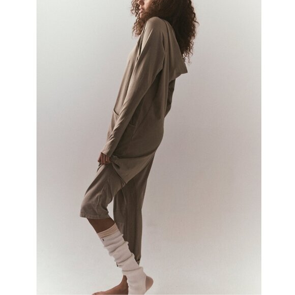 FP MOVEMENT Hot Shot Long-Sleeve Onesie / Sage Stone NWT MEDIUM - Picture 8 of 11